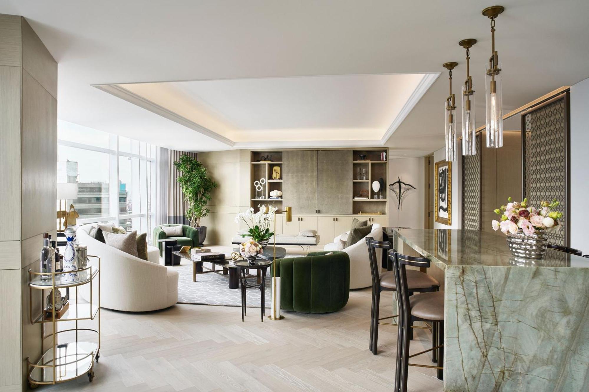 St. Regis-Butler Service, Suite, Reforma Avenue view